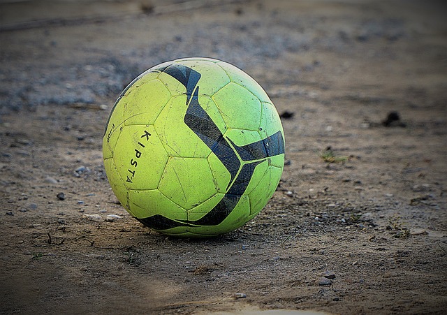 在此背景下 在此背景下